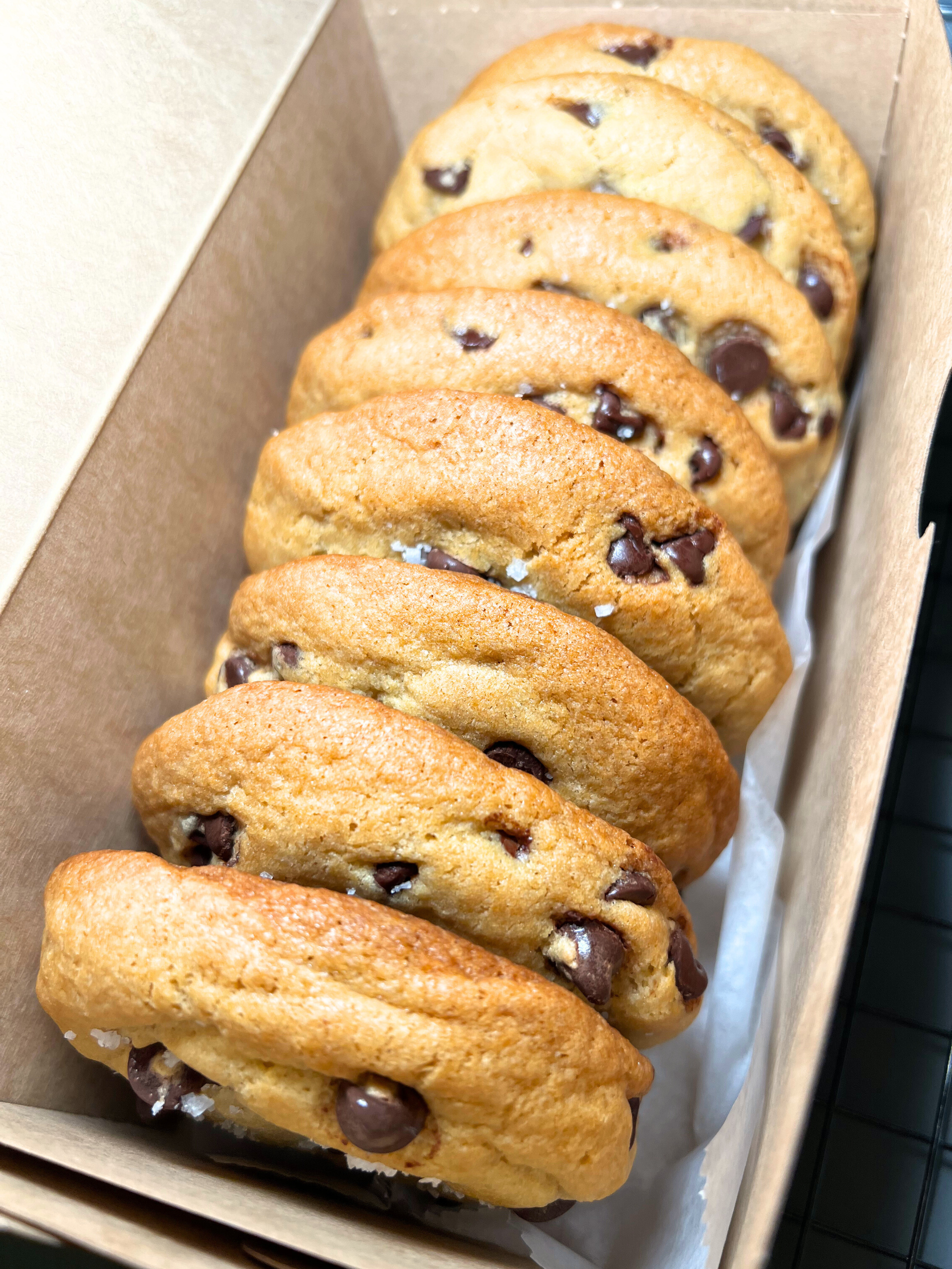 Chocolate Chip Cookies (8-pack)